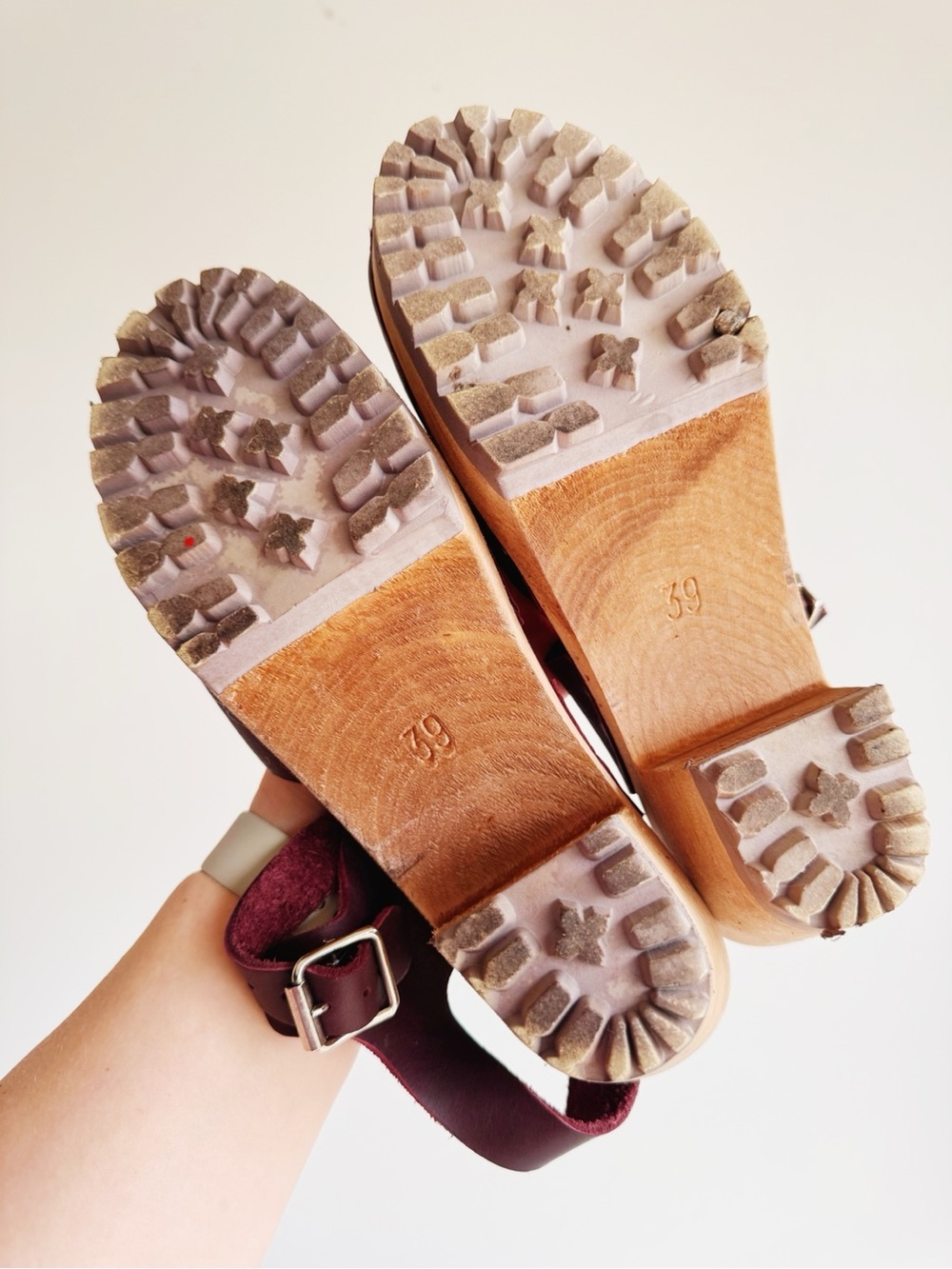 MIA Abba Burgundy Leather Platform Clogs Sandals Swedish Wood Heel Size 39 - Picture 5 of 7